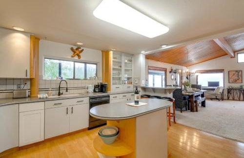 Steps to Beach Scenic Escape in Port Orchard! - Foto 7