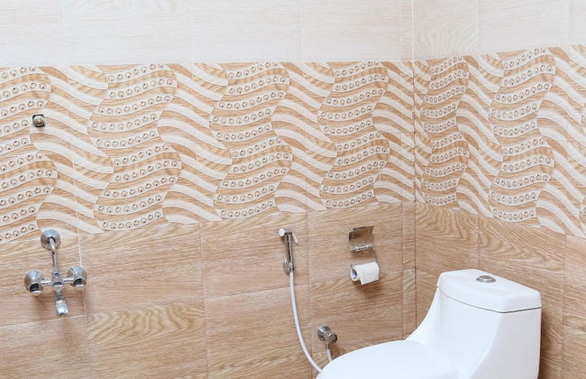 Room-1 Bedroom With Balcony Mountain Vie - Photo 3