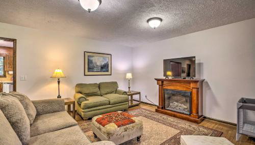 Quiet Home with Fire Pit - 1 Mi to Downtown Acworth! - Foto 3