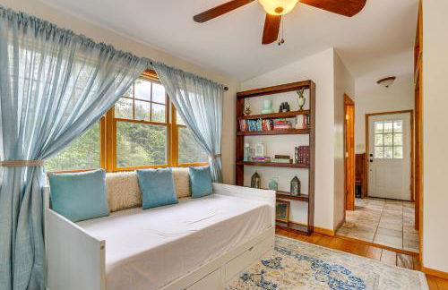 Game Room and Yard Greentown Home Near State Park - Foto 11