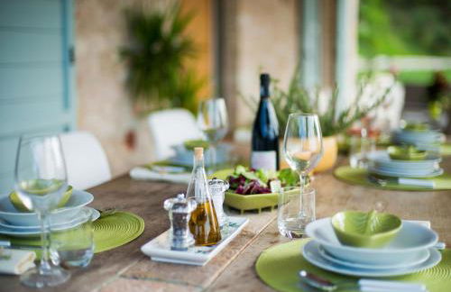 Chic Villa in Acqualagna with Hot Tub in Pool & Private Garden - Foto 76