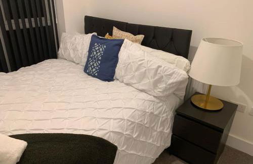 Spacious Entire 4 Bed House With 2 Free Parking Bays Early Check-in Late Check- Out Allowed - Foto 13