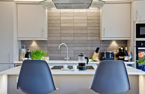 Nyland Lodge - Hot Tub - Fireplace - Free Parking & WiFi - Foto 13