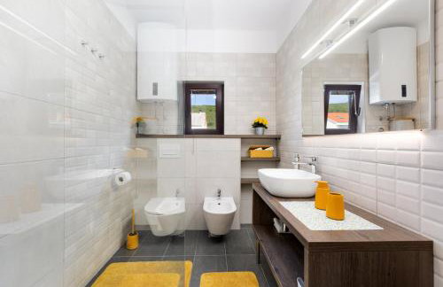 Home Away From Home with a heated pool - Foto 28