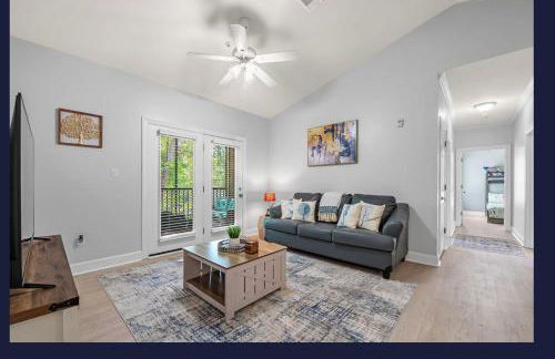 Newly Renovated Condo Minutes from The Beach, OWA Water Park and Tanger Outlets - Foto 50