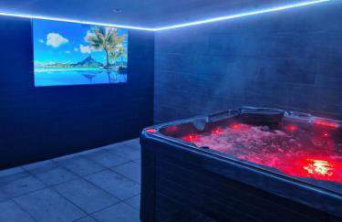 Short Stopzzz & Indoor Hot Tub - Foto 1