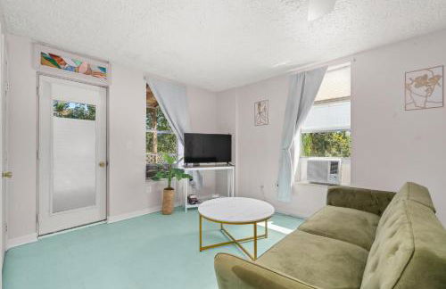 Sebring Circle Studio Stay- Postcard Mural Views - Foto 5