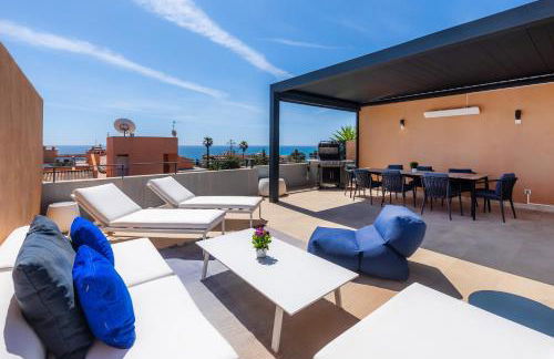 Tolles, neu möbliertes Penhouse mit großem Pool - Foto 1