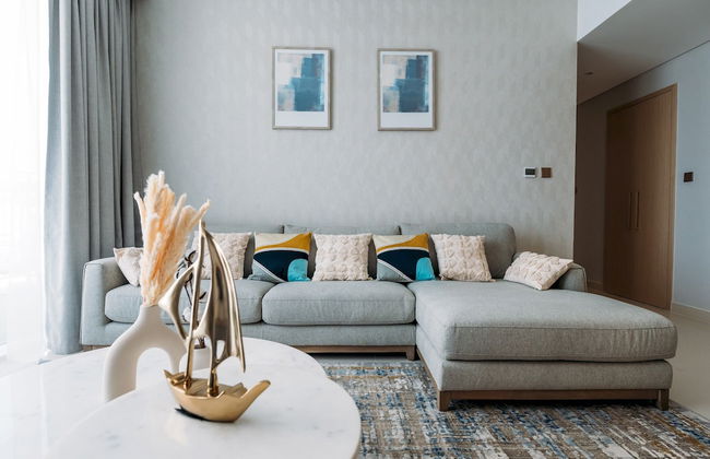 New! Luxurious Stay Dubai Creek Balcony & View - Photo 9