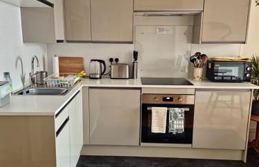 Central Gloucester Self-Catering Flat - A Hidden Gem - Foto 17