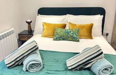 Spacious and Stylish Flat in Trowbridge, Wiltshire - Photo 5