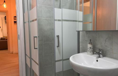 Kibilù - Elegant apartment Lake View - Balcony & Parking - Foto 23