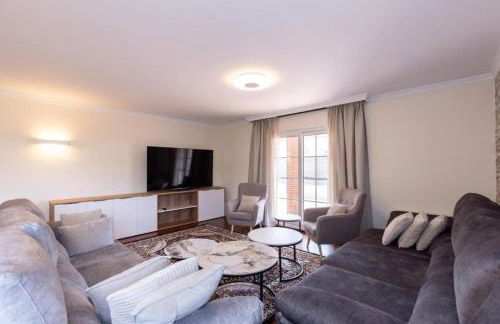 Golden Villa - Photo 46