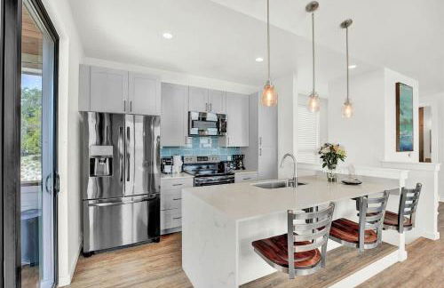 Luxury Lakeview Home w/ Pool & Beach Access! - Not Active - Foto 13