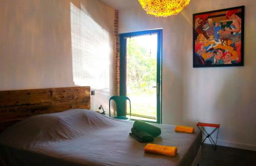 "La Case" - Magnifique ferme rénovée au cœur de la nature - Piscine privée sans vis-à-vis - Vue dégagée - Jardin - Stationnements gratuits devant la propriété - Belles prestations - Foto 11