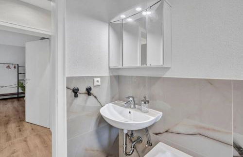 Schöne Essen Wohnung - 5 Betten - Foto 14