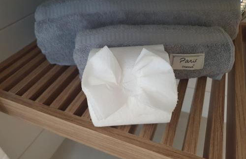 Lindo apto tudo novinho, prédio frente mar - Foto 31