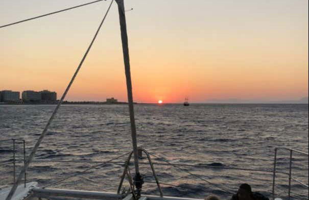 Balade en catamaran au coucher du soleil + dîner - Photo 5