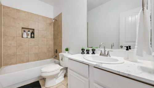 Tranquil 3BR I Free Parking I Workspace - Foto 4