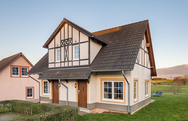 Traditional Style Villa with 2 Bathrooms near River Moselle - Foto 1