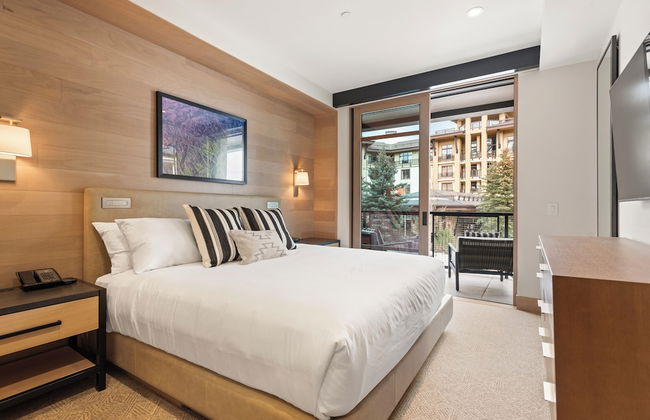 Snowmass Lux Getaway by Snowmass Vacations - Photo 16