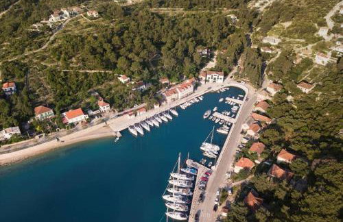 Private luxury Villa AZZURRO on Solta for up to 10 persons, free parking, very close to beach! FREE Kajak & Mountainbikes, GREAT living area & privacy! - Foto 7