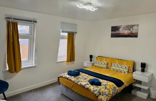 Modern Elegant Home - Photo 19