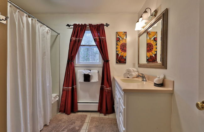 The Tanglewood Lodge: Amazing Ski Home For Groups. Hot Tub. Close To Killington Resort! 4 Bedroom Home - Photo 30