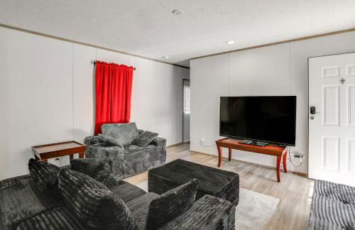 2 Mi to Lake Marion! Pet-Friendly Home with Yard - Foto 2