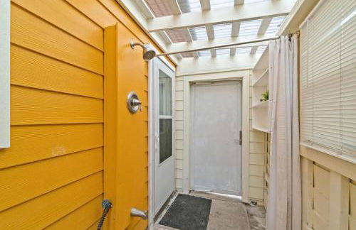 Spacious Dog-Friendly Unit with Game Room & Private Yard, Walk to East PCB Beach - Foto 28