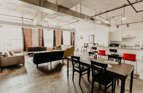 The Downtown Industrial Loft - Foto 13