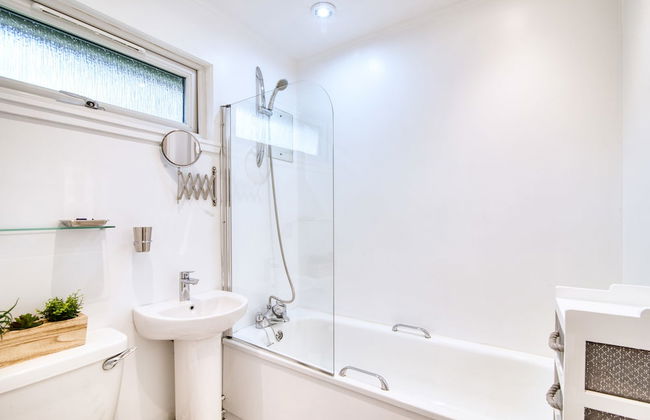 Otter With Mountain View and Enclosed Decking - Foto 11