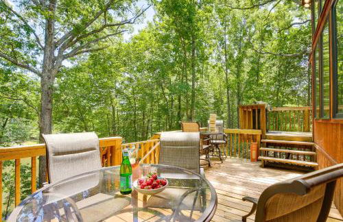 Hot Tub and Barrel Sauna! Lakefront Innsbrook Chalet - Foto 24