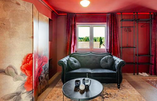 Love room avec Spa privatif "la Courtisane" - Sofa Tantra, terasse, salon d'hiver sous dôme transparent chauffé - love-room-alsace-67 - Foto 17