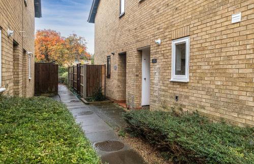 MK 2-Bedroom Contractor's Gem, 5 beds, sleeps 6, free parking - Foto 64