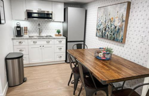 Bright & Cozy Basement Retreat - Foto 21