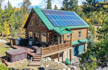 Secluded Log Cabin with Views & Hot Tub, Foosball, Wood Stove - Heavenly Homestead - Foto 14