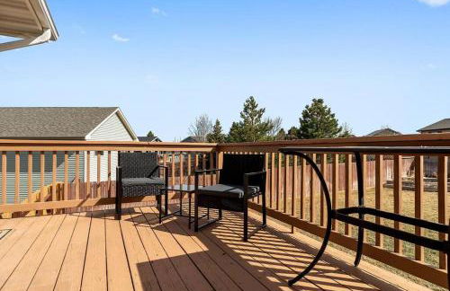 Stylish 5 BR- LG Fenced Backyard and Playground - Foto 32