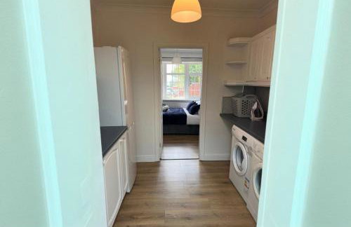 Luxury 5-bed Bungalow, Hot Tub, Games & Gated Parking - Foto 15