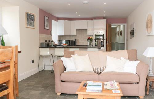 Spanish Boathouse - Photo 16