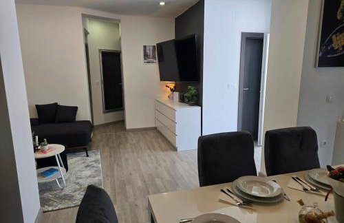 Grey House with heated pool Kričke Drniš - Foto 31