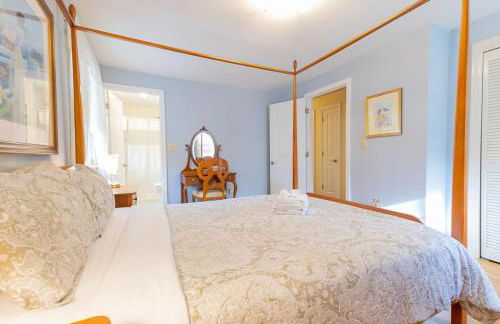 Spacious Home by Beach Dog Welcome - Photo 18