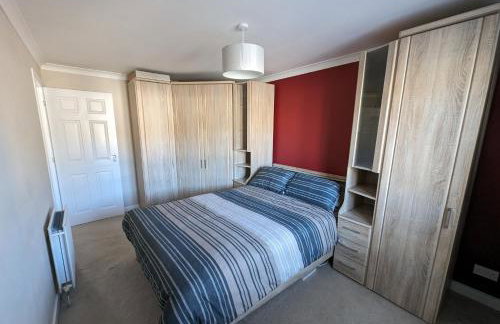 Great Location, large 1 bed flat with parking - Foto 3