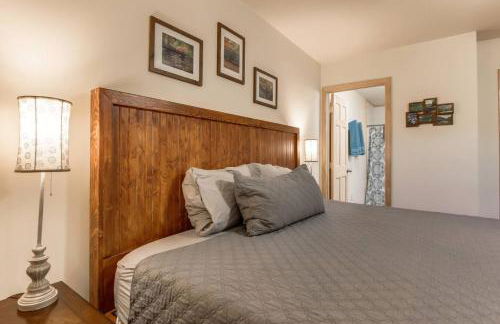 Smoky Mountain Basecamp Just 5 Mins to Harrah Casino - Foto 19