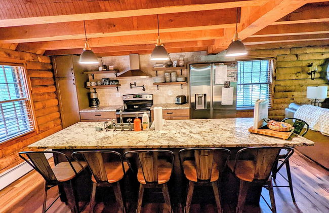 Hickory Cabin by Avantstay Firepit, Hot Tub, Game Room, Great Location - Foto 9