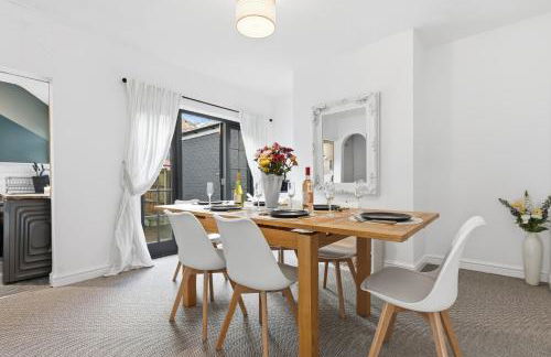 Luxurious 3 bed 1 Bath Stay Ideal for Families and Contractors - Photo 42