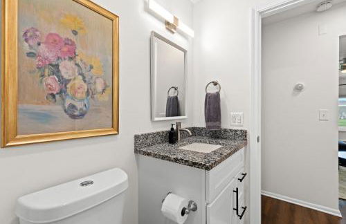 Spacious 2BR Flat, King Bed, Downtown Mt Clemens - Foto 27