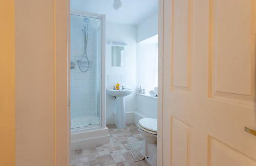 Cosy 4-Bed Cottage in Kirk Yetholm by MCPI Hosting, Perfect for Families & Holidaymakers - Foto 32