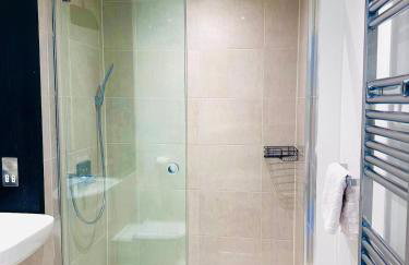 Luxury Corner Apartment by Cambridge Station with Free Allocated Underground Parking & Flexible Beds - Foto 17