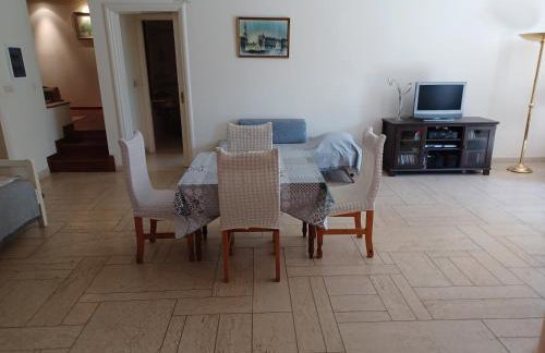 Apartment with a garden, BBQ, swimming pool and jacuzzi - Foto 32